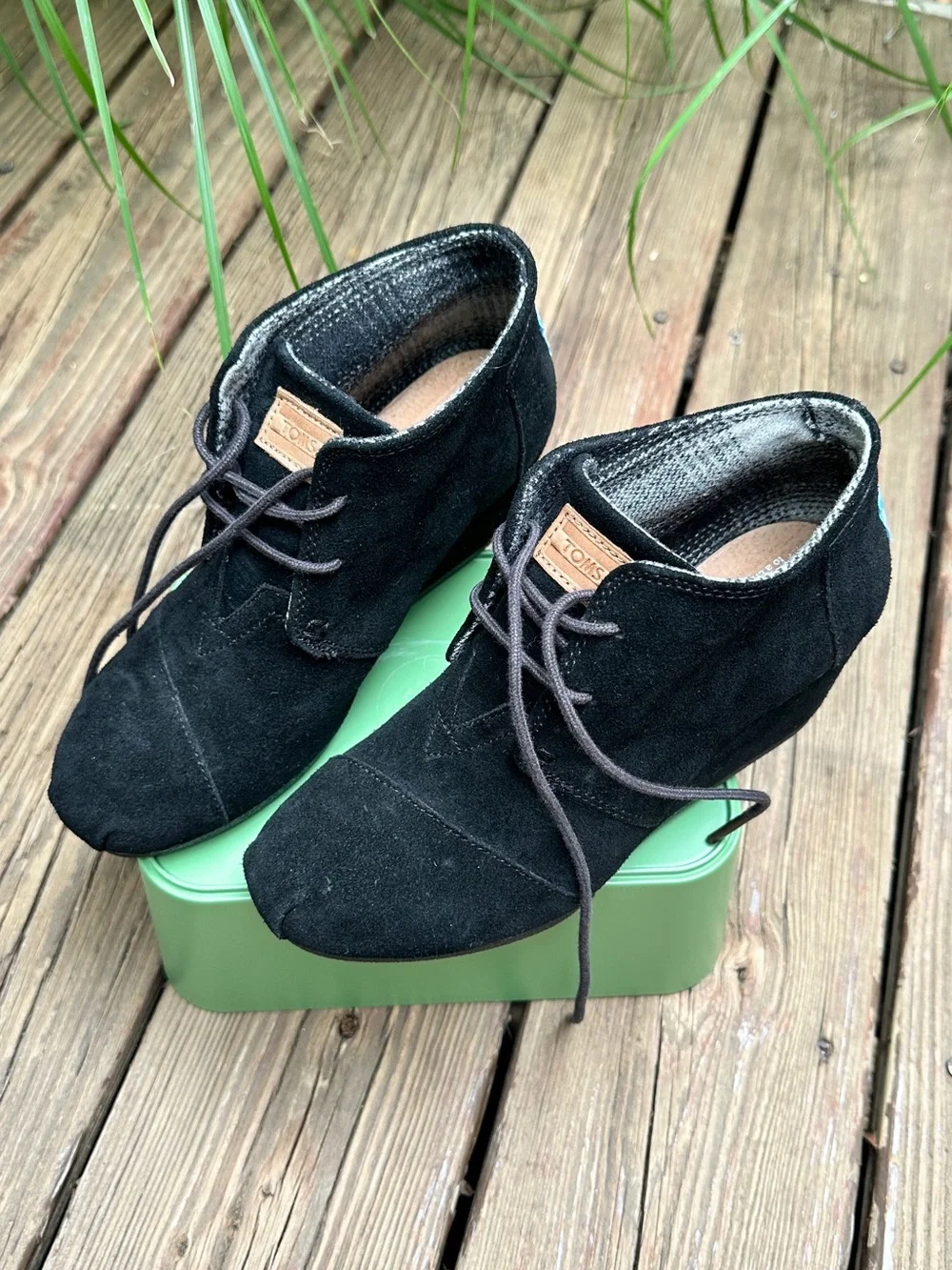 Toms desert wedge